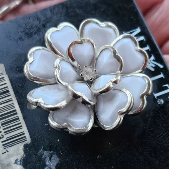 Mixit Ring White Flower Statement Fashion Women Ring Size Stretchable - Picture 1 of 10